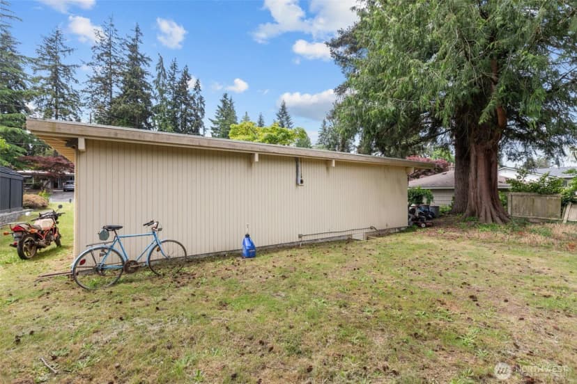 Property photo for 1212 146th Avenue Se, Bellevue photo 24