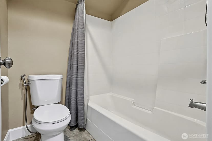 Property photo for 6916 50th St W, University Place photo 26