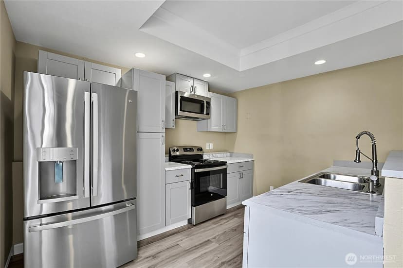 Property photo for 6916 50th St W, University Place photo 30
