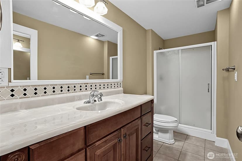 Property photo for 6916 50th St W, University Place photo 31