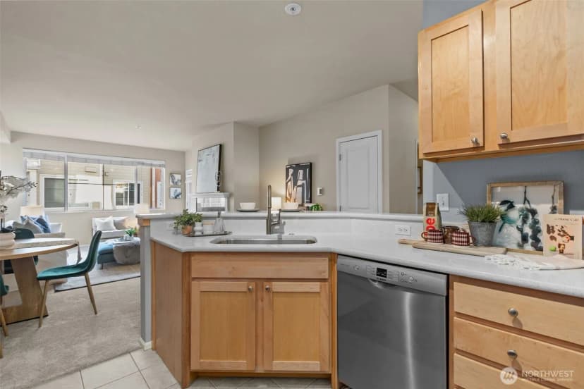 Property photo for 560 225th Lane Ne #b202, Sammamish photo 12
