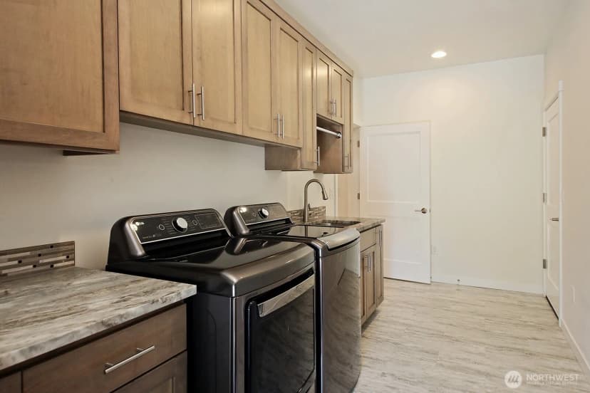 Property photo for 512 Cascade Avenue #a, Langley photo 17