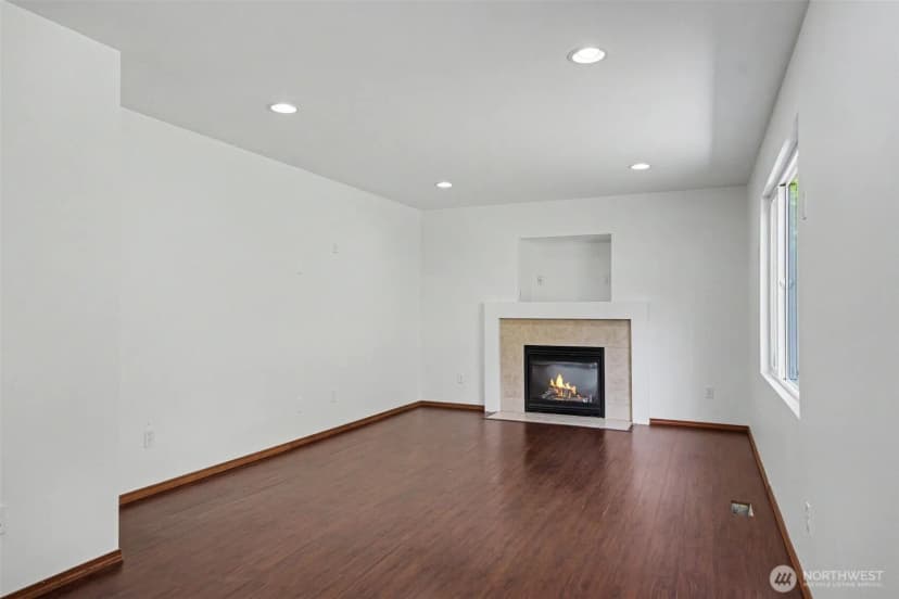 Property photo for 18663 Rainier View Road Se, Monroe photo 4