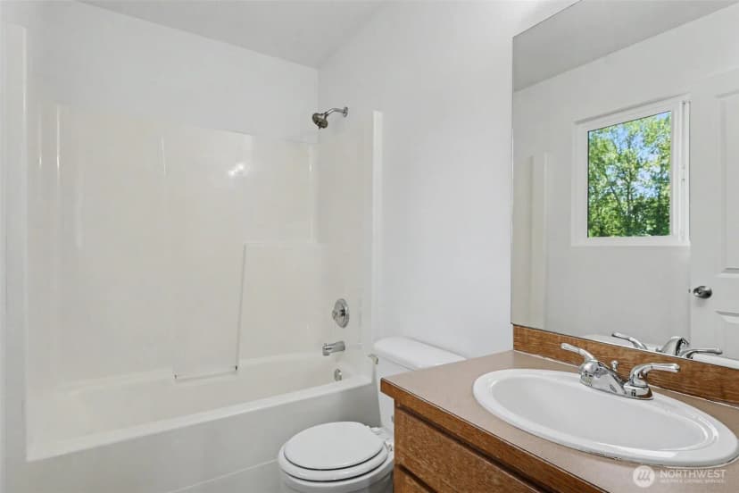 Property photo for 18663 Rainier View Road Se, Monroe photo 19