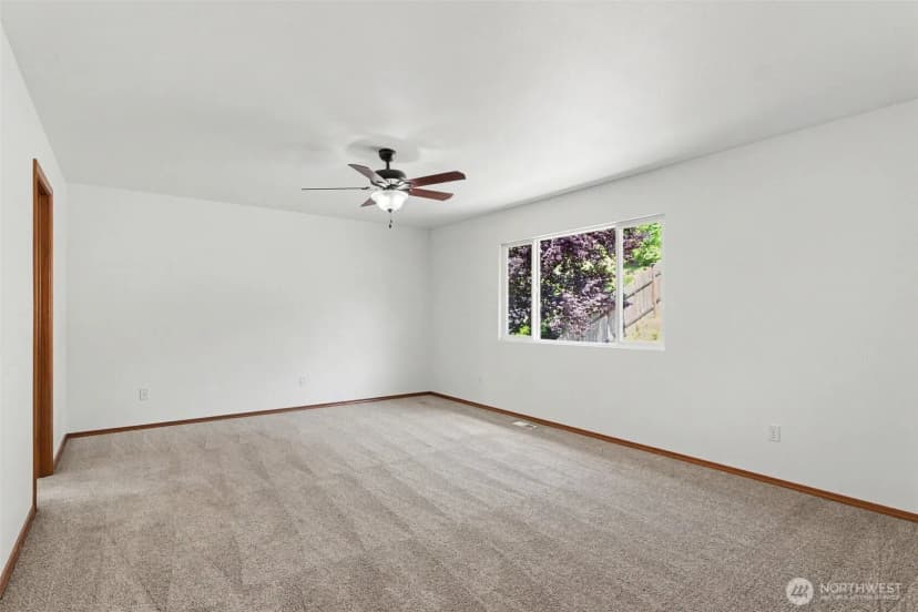 Property photo for 18663 Rainier View Road Se, Monroe photo 12