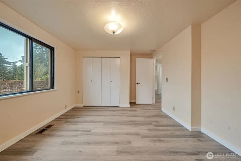 Property photo for 3811 S 239th Street, Kent photo 8