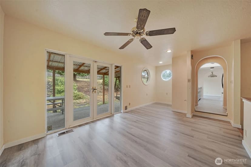 Property photo for 3811 S 239th Street, Kent photo 17