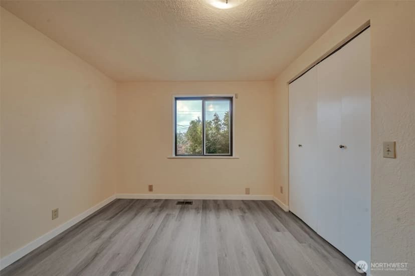 Property photo for 3811 S 239th Street, Kent photo 9