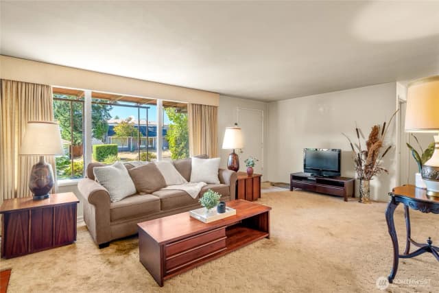 Property photo for 15326 Stone Ave N, Shoreline photo 5