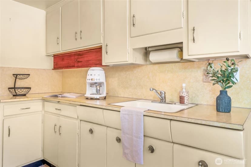 Property photo for 15326 Stone Ave N, Shoreline photo 12