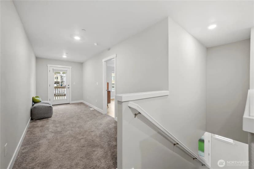 Property photo for 22401 N Alcazar Avenue, Arlington photo 7