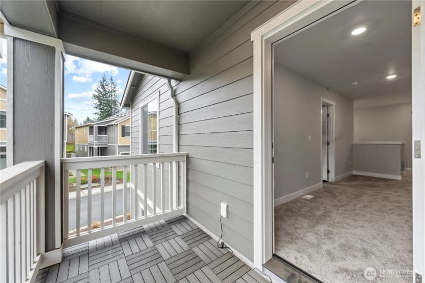 Property photo for 22401 N Alcazar Avenue, Arlington photo 8