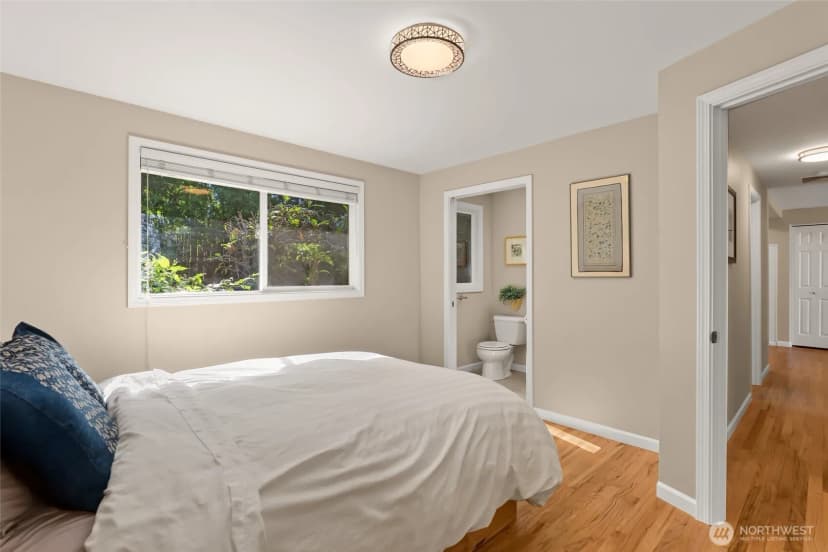 Property photo for 936 165th Avenue Se, Bellevue photo 17