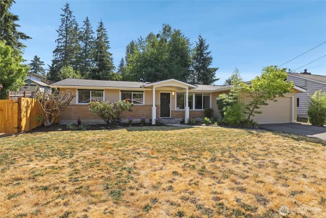 Property photo for 936 165th Avenue Se, Bellevue photo 2