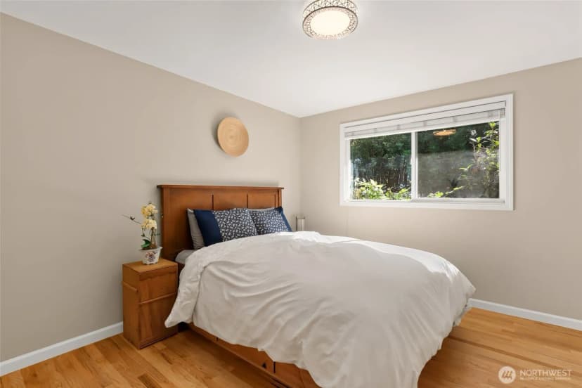 Property photo for 936 165th Avenue Se, Bellevue photo 16