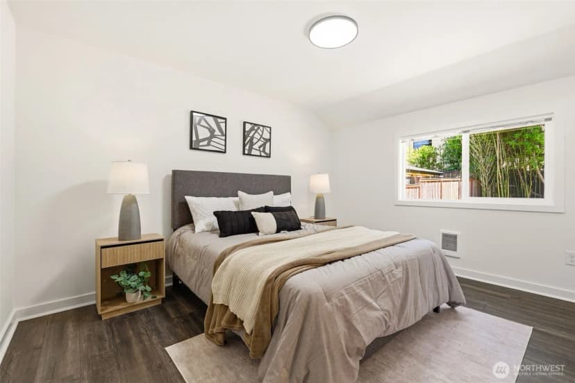 Property photo for 12042 14th Avenue Ne, Seattle photo 17