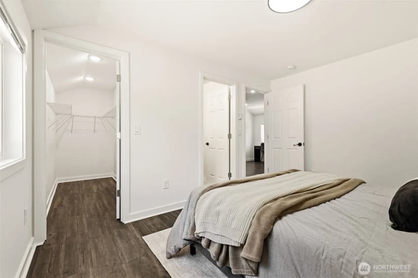 Property photo for 12042 14th Avenue Ne, Seattle photo 18