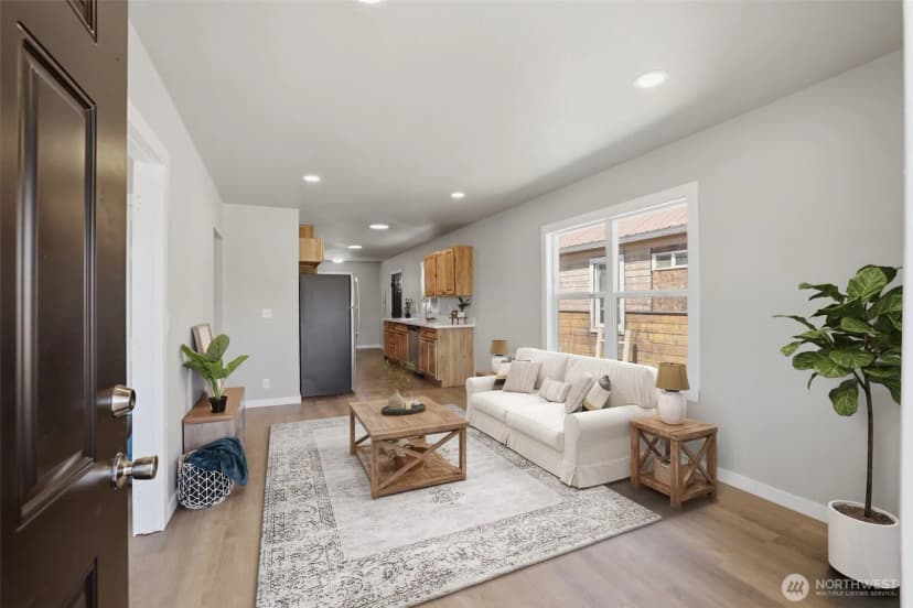 Property photo for 504 Methow Street, Wenatchee photo 2