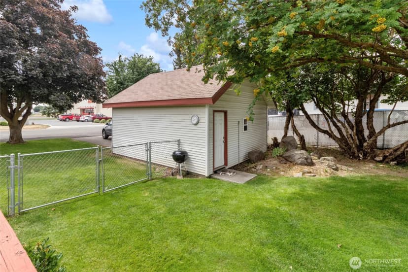 Property photo for 114 Logan Street, Davenport photo 14