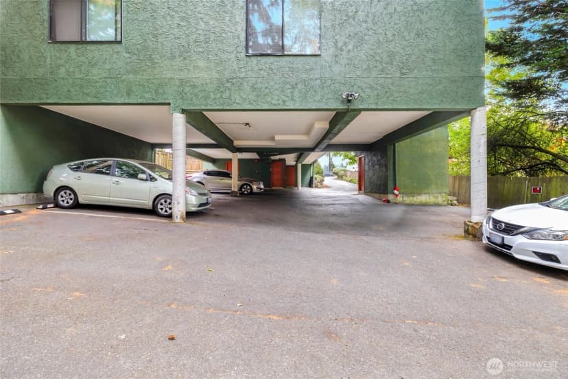 Property photo for 712 N 143rd Street, Seattle photo 4