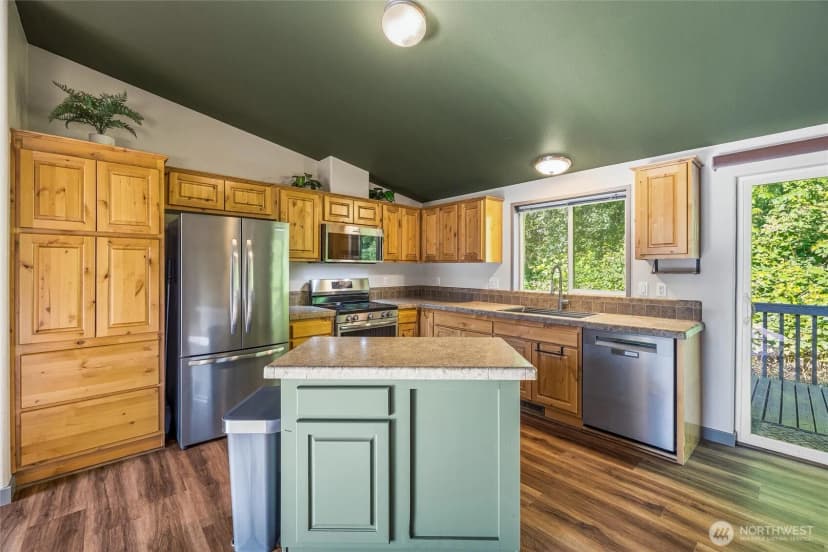 Property photo for 19643 Evergreen Lane, Sedro Woolley photo 9