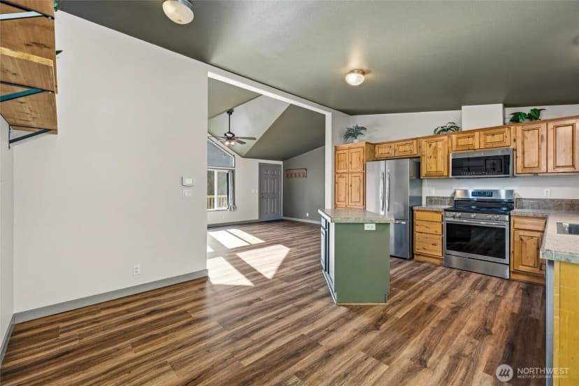 Property photo for 19643 Evergreen Lane, Sedro Woolley photo 12