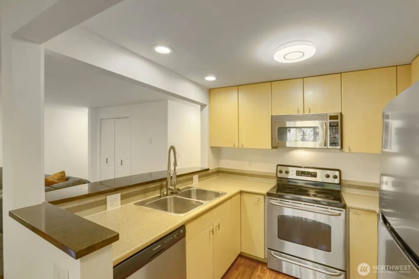 Property photo for 8240 126th Avenue Ne #a101, Kirkland photo 9