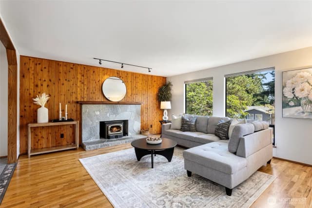 Property photo for 22202 Meridian Avenue S, Bothell photo 3