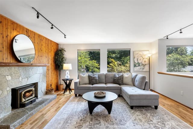 Property photo for 22202 Meridian Avenue S, Bothell photo 4