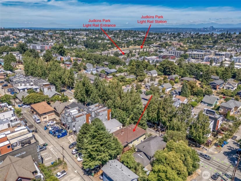 Property photo for 2021 15th Avenue S, Seattle photo 3