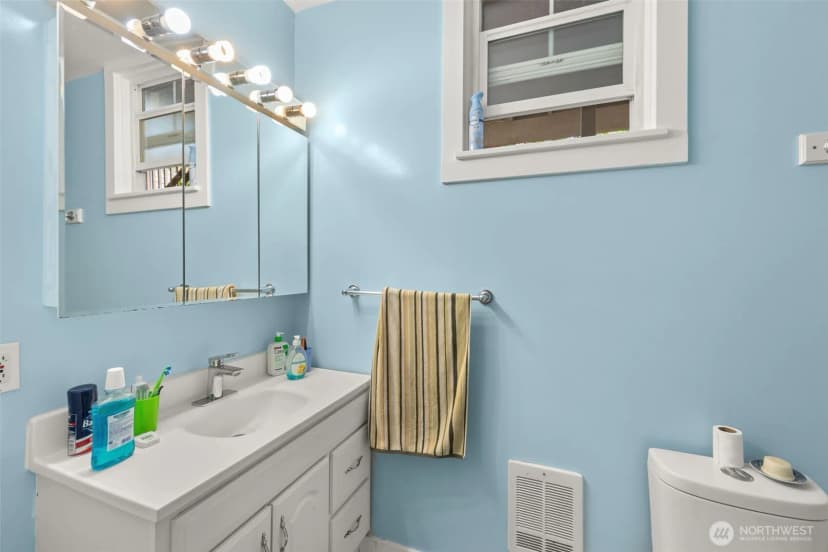 Property photo for 2021 15th Avenue S, Seattle photo 12