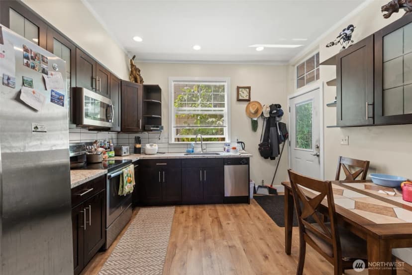 Property photo for 2021 15th Avenue S, Seattle photo 5