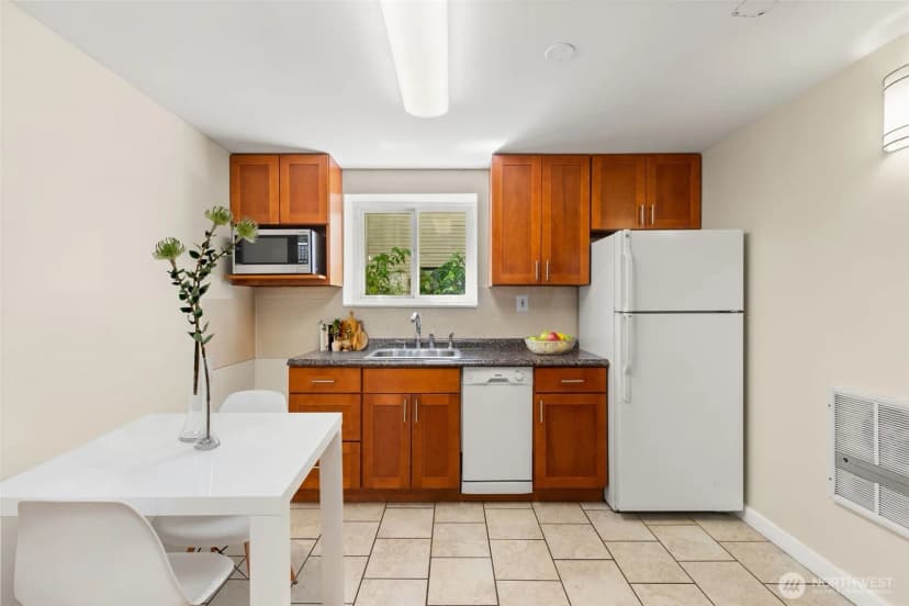 Property photo for 2021 15th Avenue S, Seattle photo 17