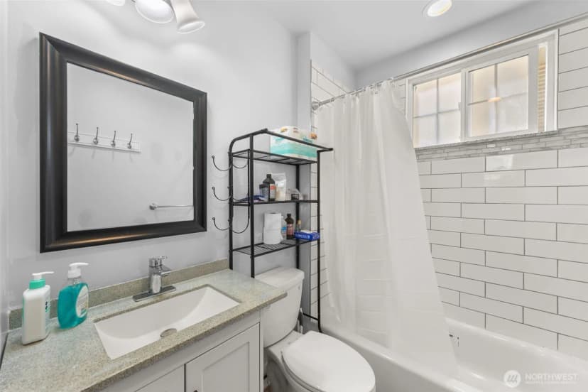 Property photo for 2021 15th Avenue S, Seattle photo 11