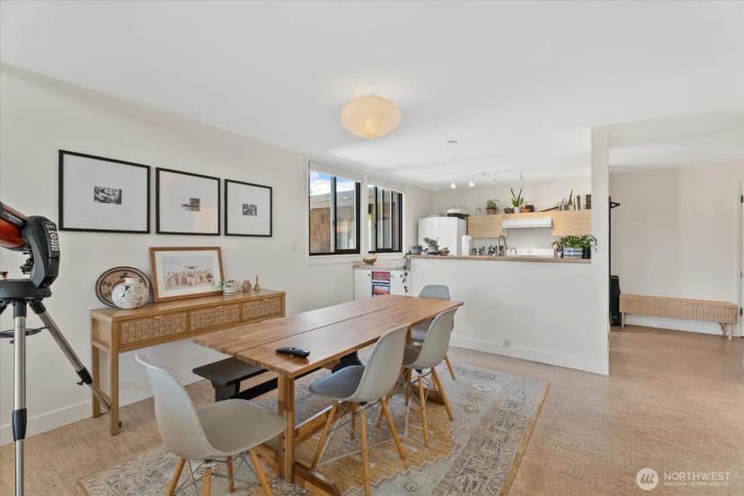 Property photo for 3717 Beach Drive Sw #303, Seattle photo 8