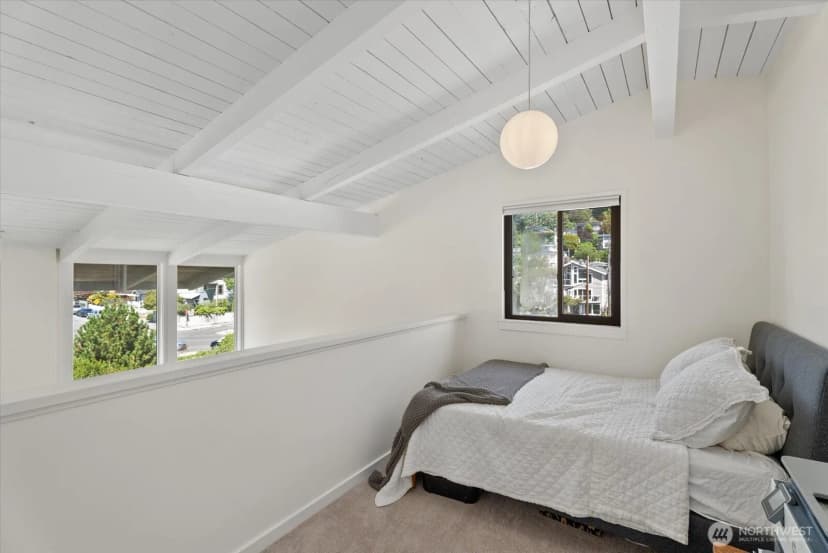 Property photo for 3717 Beach Drive Sw #303, Seattle photo 17