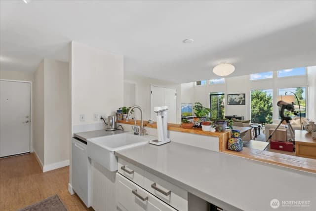Property photo for 3717 Beach Drive Sw #303, Seattle photo 4