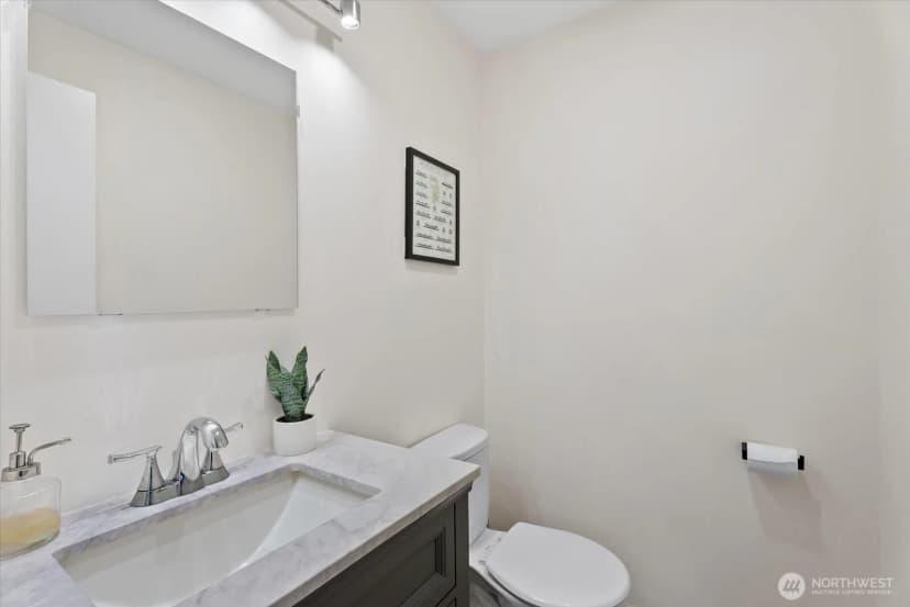 Property photo for 3717 Beach Drive Sw #303, Seattle photo 13