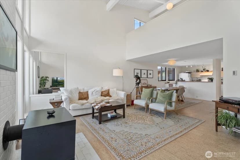 Property photo for 3717 Beach Drive Sw #303, Seattle photo 9
