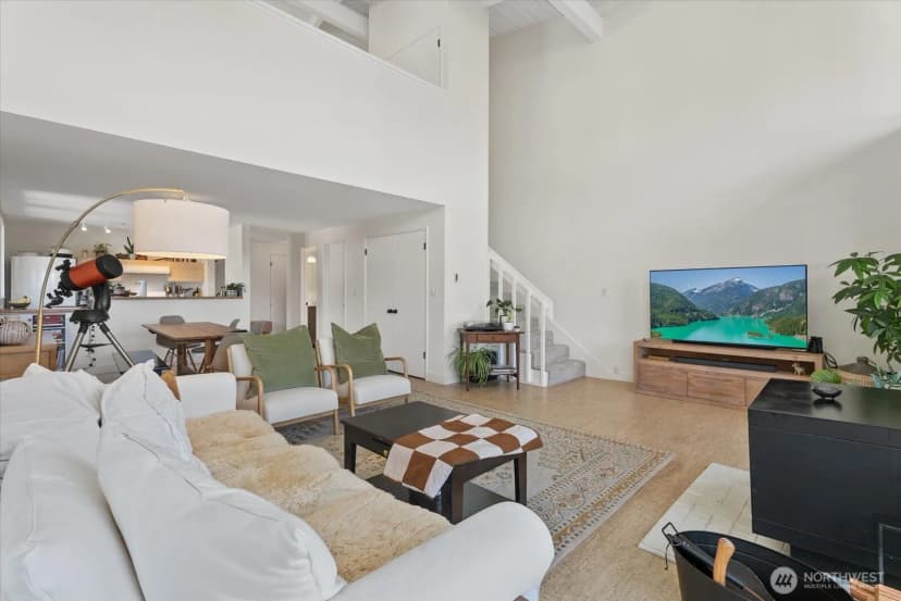 Property photo for 3717 Beach Drive Sw #303, Seattle photo 10
