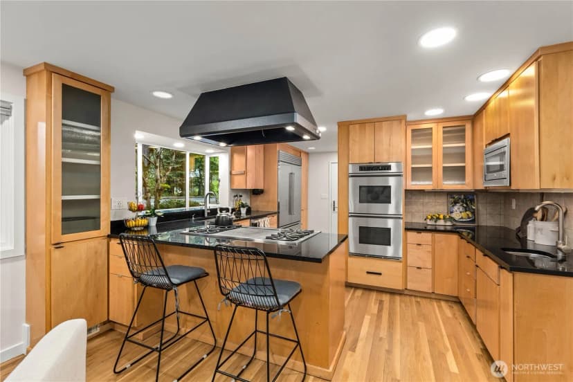 Property photo for 10527 Se 27th Street, Beaux Arts photo 10