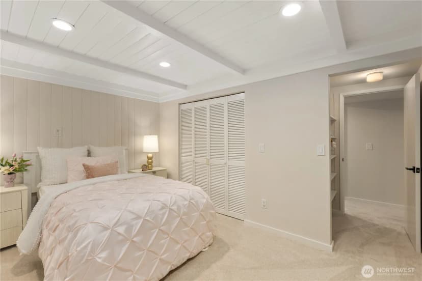 Property photo for 10527 Se 27th Street, Beaux Arts photo 25
