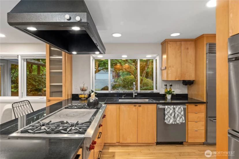 Property photo for 10527 Se 27th Street, Beaux Arts photo 11