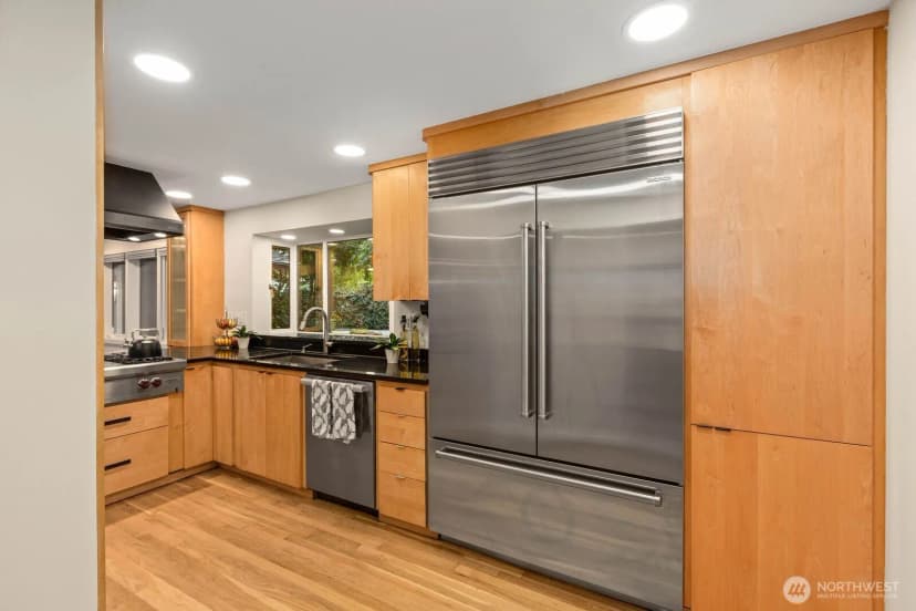 Property photo for 10527 Se 27th Street, Beaux Arts photo 12