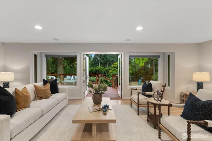 Property photo for 10527 Se 27th Street, Beaux Arts photo 6
