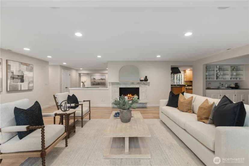 Property photo for 10527 Se 27th Street, Beaux Arts photo 7