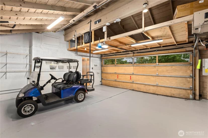 Property photo for 10527 Se 27th Street, Beaux Arts photo 34