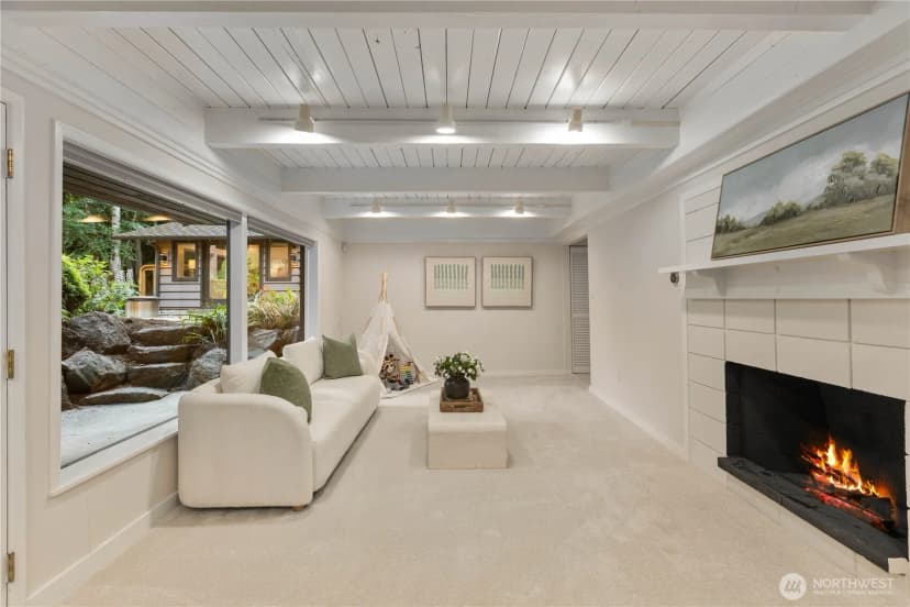 Property photo for 10527 Se 27th Street, Beaux Arts photo 21