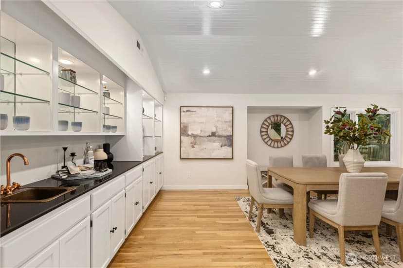 Property photo for 10527 Se 27th Street, Beaux Arts photo 8