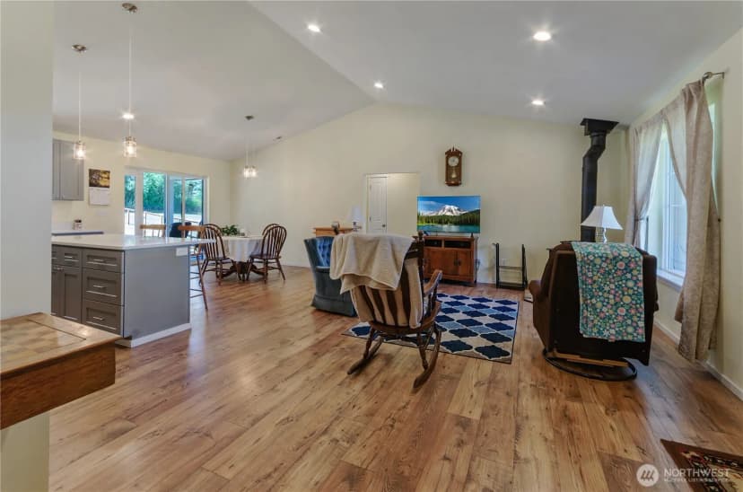 Property photo for 28 Shorthorn Lane, Oakville photo 5